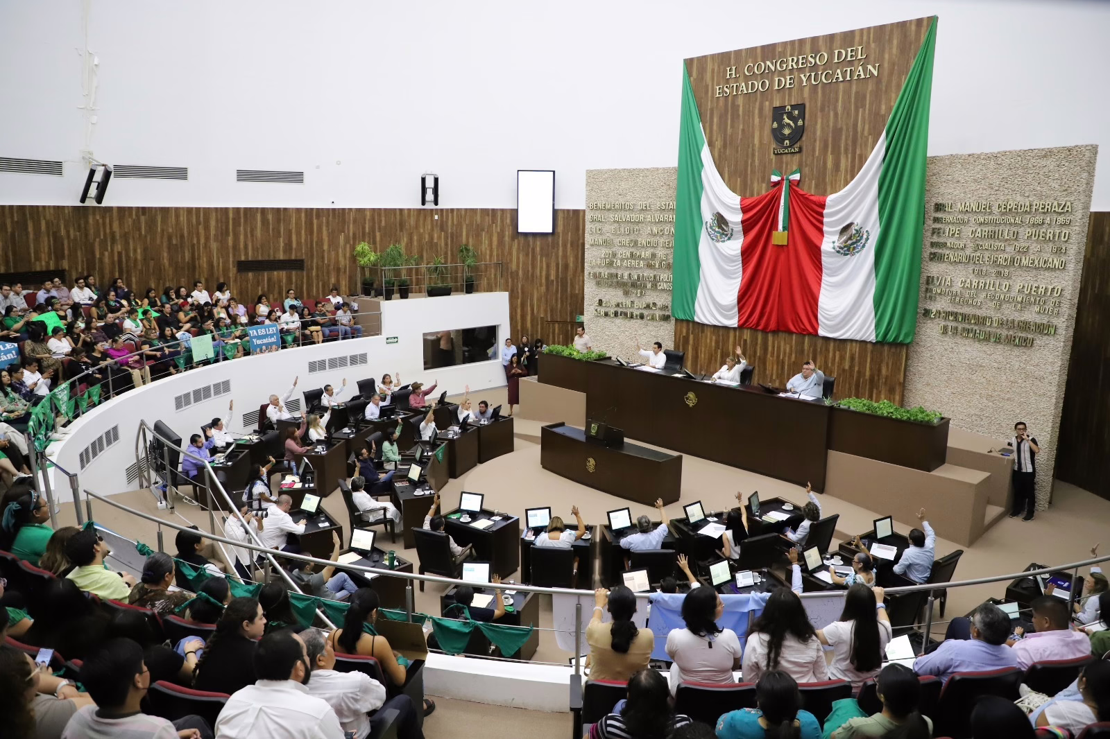 sesion en el congreso del estado de yucatán